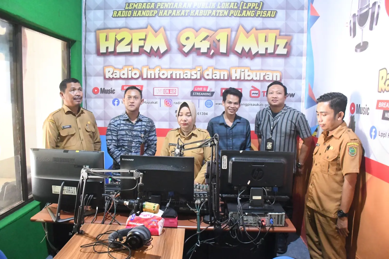 KPID Kalteng Gelar Monev dan Pencanangan Program Strategis di LPPL Radio H2FM Pulang Pisau - Foto 3